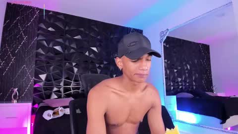 Julien online show from October 25, 2025, 12:23 pm