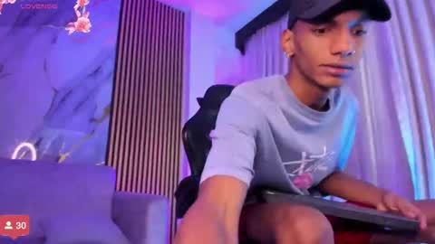 Julien online show from November 3, 2025, 11:22 am