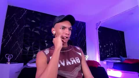 Julien online show from November 8, 2025, 12:16 pm