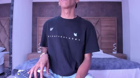 Julien online show from January 17, 2026, 11:59 am