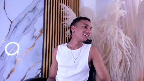 Snapshot of juliensaint_ chatting on June 13, 2026, 3:43 pm Julien online show from June 13, 2026, 3:43 pm