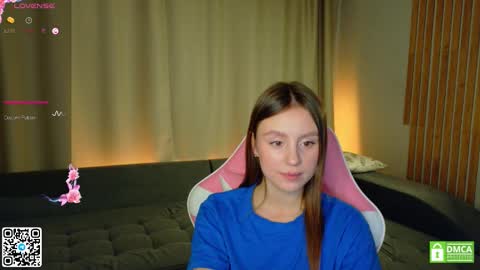 julieqt online show from November 24, 2025, 12:32 am