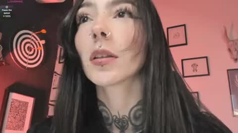 Snapshot of juliet_sourire chatting on June 25, 2026, 3:49 pm juliet_sourire online show from June 25, 2026, 3:49 pm