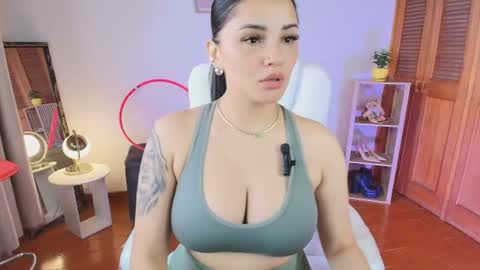 Snapshot of julieta92_ chatting on August 2, 2026, 5:44 pm Julieta92 online show from August 2, 2026, 5:44 pm