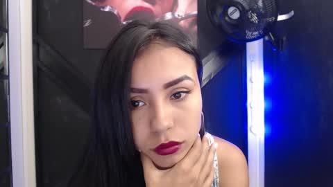 julieta_fn online show from March 3, 2025, 12:27 pm