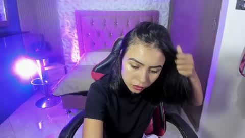Snapshot of julieta_fn chatting on July 9, 2026, 1:48 pm julieta_fn online show from July 9, 2026, 1:48 pm