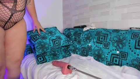 Mitchell  Independent model online show from February 2, 2026, 1:26 am