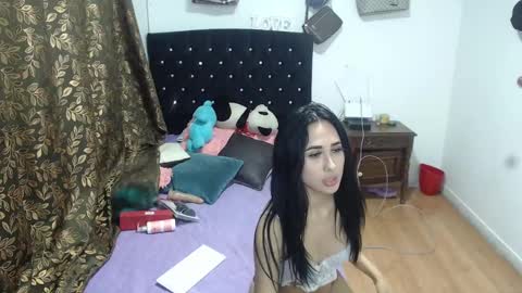 Snapshot of julieta_jonez_ chatting on December 2, 2024, 2:20 am Julieta.  online show from December 2, 2024, 2:20 am
