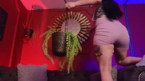  Julieta  online show from November 12, 2025, 11:54 am