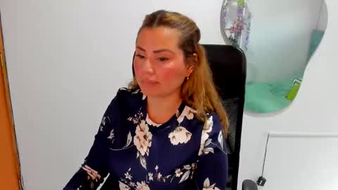 julieta_star69 online show from September 9, 2025, 7:57 pm