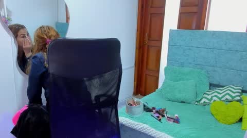 julieta_star69 online show from September 17, 2025, 12:40 pm