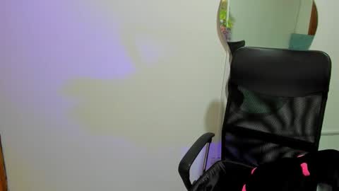 julieta_star69 online show from September 18, 2025, 1:18 am