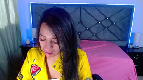 julietacollins06 online show from September 23, 2025, 1:03 pm