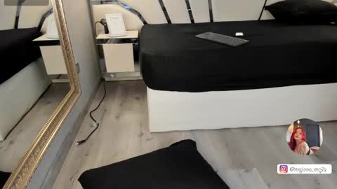 Snapshot of julieth_rojas chatting on September 20, 2025, 4:57 am julieth_rojas online show from September 20, 2025, 4:57 am