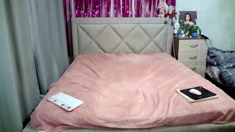 Julietkitty online show from March 9, 2025, 9:35 am