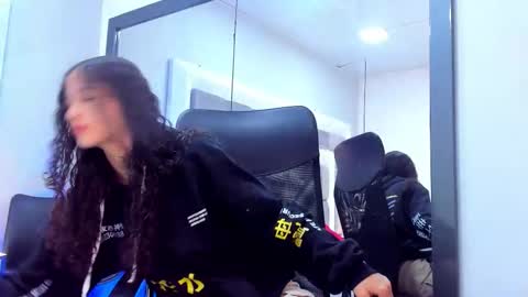 Hi guys It is a pleasure to have you here I am Julieta  online show from September 21, 2025, 12:18 pm