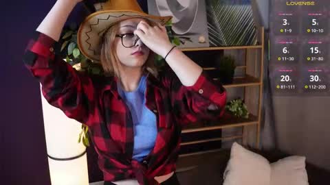 Snapshot of juliettakaniecki chatting on October 4, 2025, 3:26 am Mia online show from October 4, 2025, 3:26 am