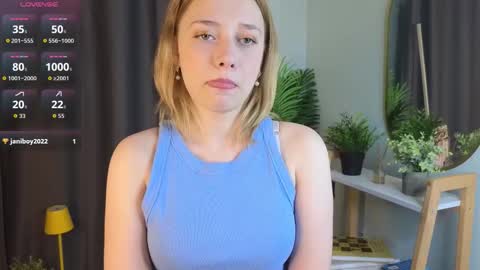 Snapshot of juliettakaniecki chatting on October 12, 2025, 3:05 am Mia online show from October 12, 2025, 3:05 am