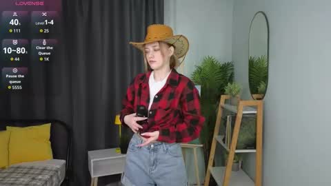 Snapshot of juliettakaniecki chatting on October 27, 2025, 3:10 am Mia online show from October 27, 2025, 3:10 am