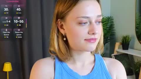 Snapshot of juliettakaniecki chatting on November 13, 2025, 3:16 am Mia online show from November 13, 2025, 3:16 am