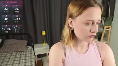 Snapshot of juliettakaniecki chatting on November 19, 2025, 3:39 am Mia online show from November 19, 2025, 3:39 am