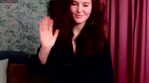 Julia online show from November 27, 2025, 2:41 pm