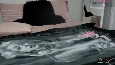 Snapshot of julimonroe chatting on January 2, 2025, 5:14 am Juli Monroe online show from January 2, 2025, 5:14 am