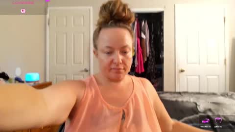 Snapshot of julimonroe chatting on September 23, 2025, 3:04 pm Juli Monroe online show from September 23, 2025, 3:04 pm