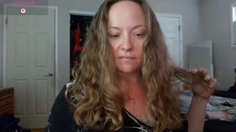 Snapshot of julimonroe chatting on October 5, 2025, 7:12 pm Juli Monroe online show from October 5, 2025, 7:12 pm