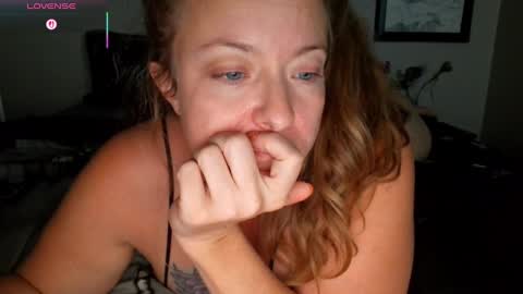 Snapshot of julimonroe chatting on October 7, 2025, 2:09 am Juli Monroe online show from October 7, 2025, 2:09 am