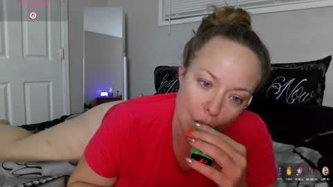 Snapshot of julimonroe chatting on October 14, 2025, 3:40 am Juli Monroe online show from October 14, 2025, 3:40 am
