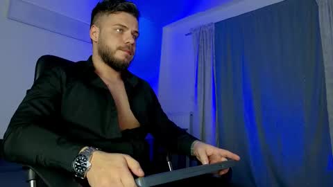 Snapshot of juliusmasters chatting on February 12, 2025, 8:29 pm JULiUS online show from February 12, 2025, 8:29 pm