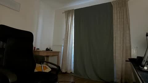 Snapshot of juliusmasters chatting on February 24, 2025, 9:53 am JULiUS online show from February 24, 2025, 9:53 am