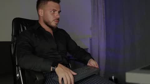 Snapshot of juliusmasters chatting on September 9, 2025, 6:29 pm JULiUS online show from September 9, 2025, 6:29 pm