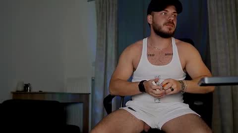 Snapshot of juliusmasters chatting on October 22, 2025, 7:35 pm JULiUS online show from October 22, 2025, 7:35 pm