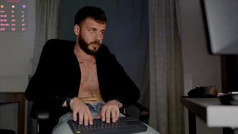 Snapshot of juliusmasters chatting on October 28, 2025, 9:06 pm JULiUS online show from October 28, 2025, 9:06 pm