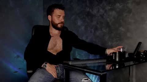 Snapshot of juliusmasters chatting on November 4, 2025, 7:02 pm JULiUS online show from November 4, 2025, 7:02 pm