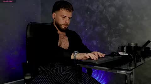 Snapshot of juliusmasters chatting on November 11, 2025, 8:31 pm JULiUS online show from November 11, 2025, 8:31 pm