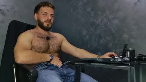 Snapshot of juliusmasters chatting on November 20, 2025, 8:08 pm JULiUS online show from November 20, 2025, 8:08 pm