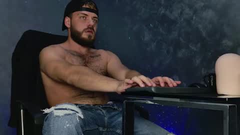 Snapshot of juliusmasters chatting on November 26, 2025, 8:32 pm JULiUS online show from November 26, 2025, 8:32 pm