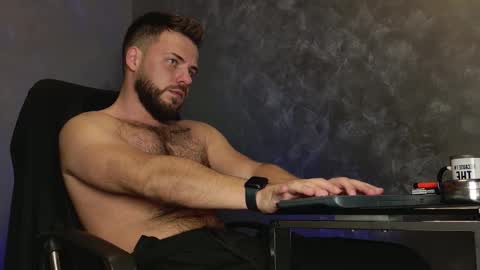 Snapshot of juliusmasters chatting on December 4, 2025, 8:39 pm JULiUS online show from December 4, 2025, 8:39 pm