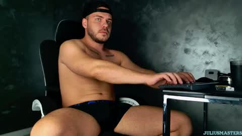 Snapshot of juliusmasters chatting on February 18, 2026, 9:22 pm JULiUS online show from February 18, 2026, 9:22 pm