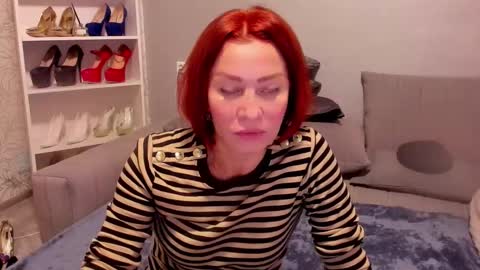 jullia_moor online show from March 9, 2026, 12:03 am