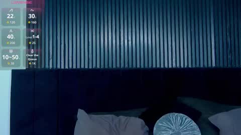 Julia online show from February 12, 2026, 3:29 pm