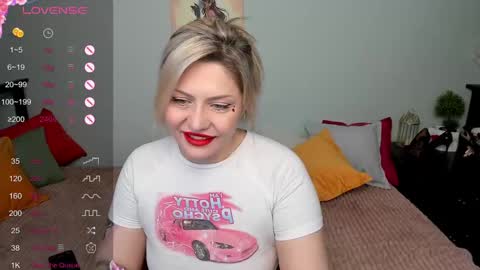 Jully online show from February 15, 2025, 8:44 am