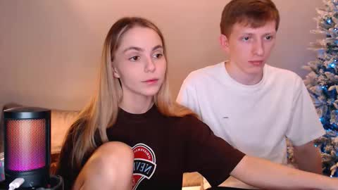 sweet online show from December 18, 2025, 10:27 pm