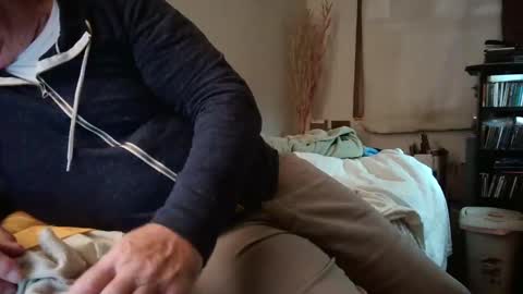jumpingflash online show from December 18, 2024, 3:11 pm