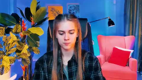 junewoods online show from April 2, 2026, 7:17 am