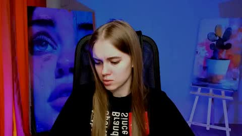 junewoods online show from April 21, 2026, 7:14 am