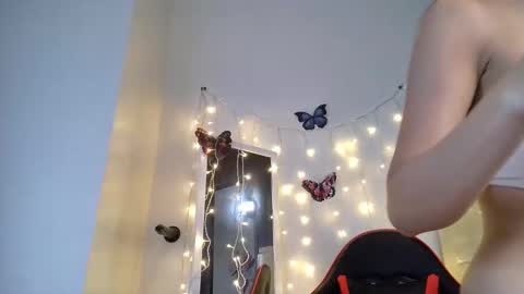 junovaughn online show from October 3, 2025, 2:30 am